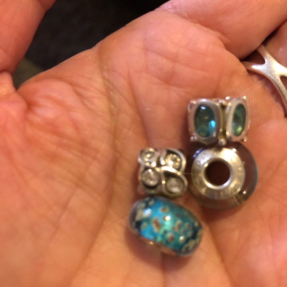 4 pandora charms beads/charms